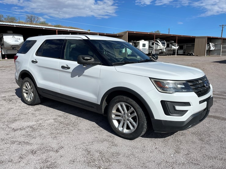 2018-ford-explorer-image-4