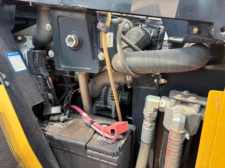 2018-asv-rt75-skidsteer-image-14