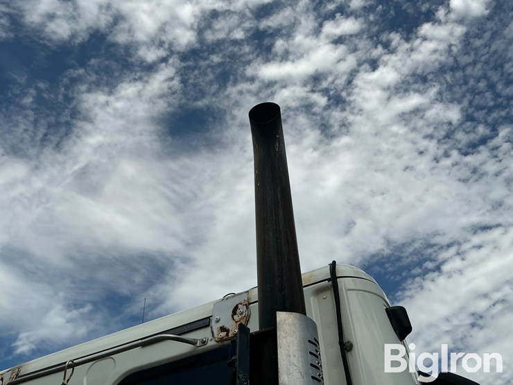 2012-freightliner-cascadia-113-image-19