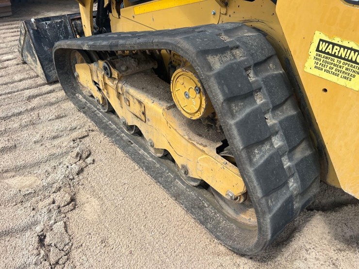 2021-caterpillar-259d3-image-22