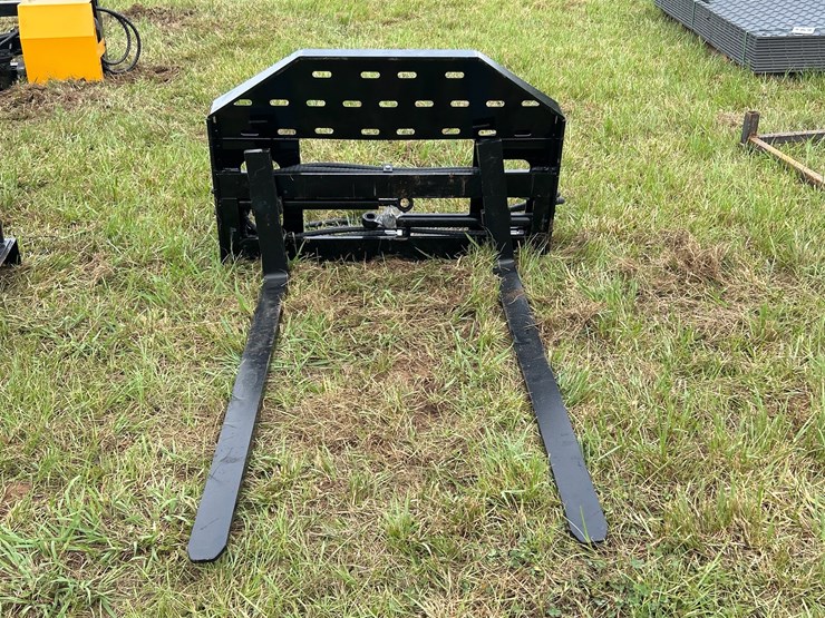 #179-•-skid-steer-side-shift-fork-image-1