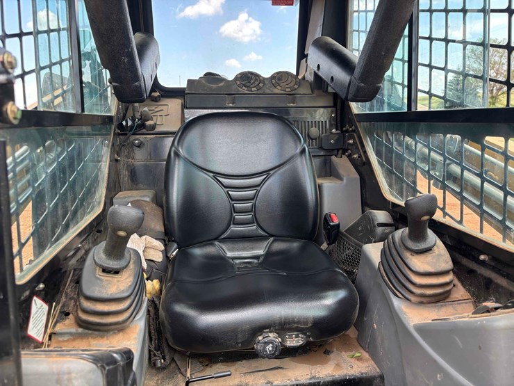 2018-asv-rt75-skidsteer-image-18