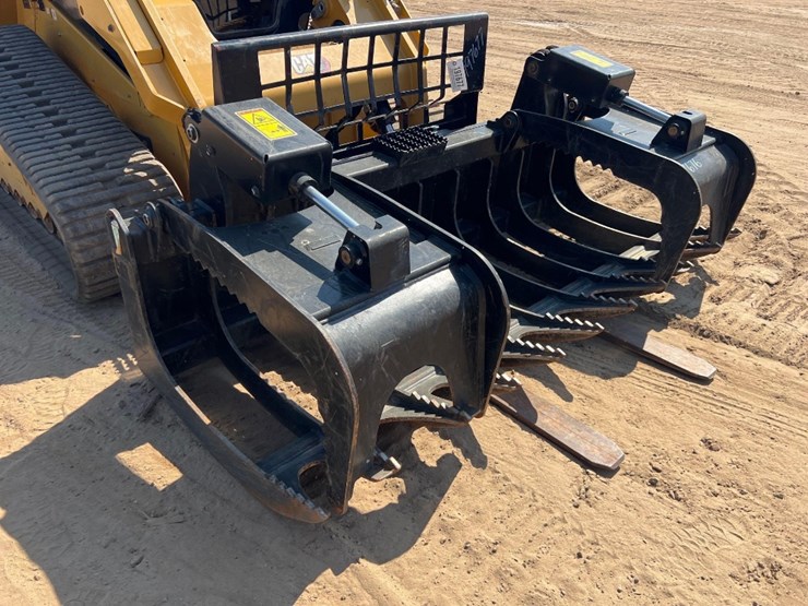2023-caterpillar-279d3-image-17