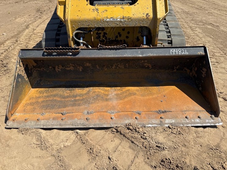 2020-caterpillar-279d3-image-9