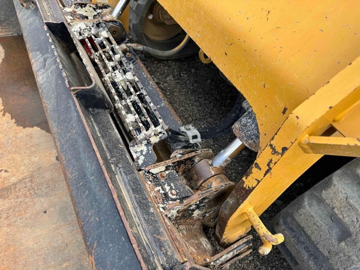 2022-caterpillar-299d3-image-30