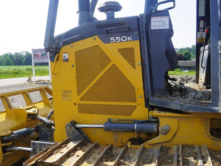 2017-deere-550k-image-41