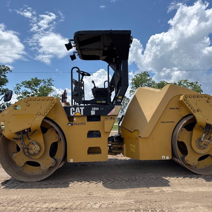 2014 CATERPILLAR CB54