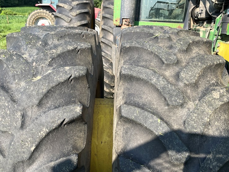 john-deere-8400-image-42