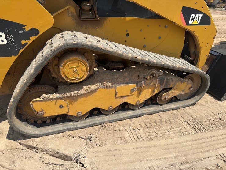 2011-caterpillar-259b3-image-12