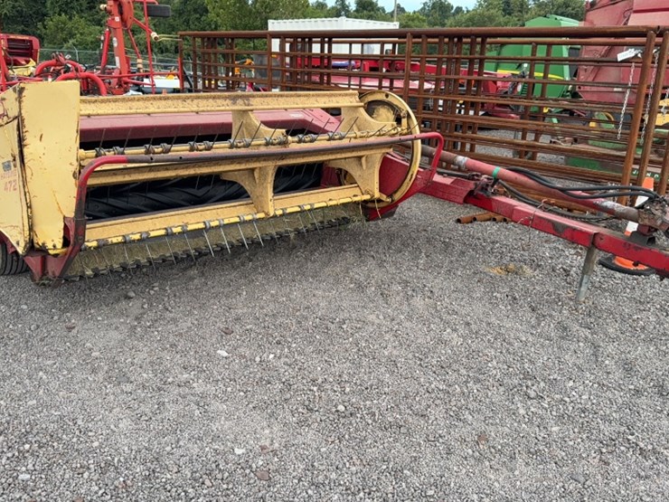 new-holland-472-image-1