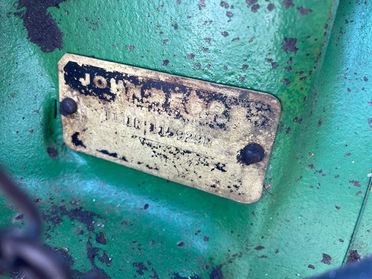 john-deere-3010-image-11