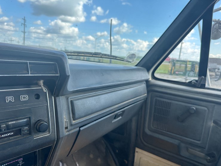 1990-ford-f800-image-88