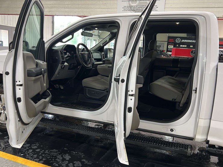 2019-ford-f150-image-13