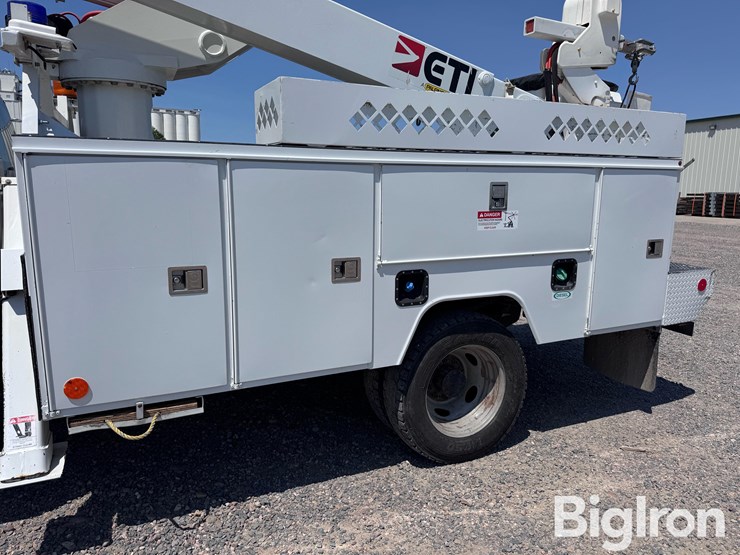2017-ford-f550-image-14