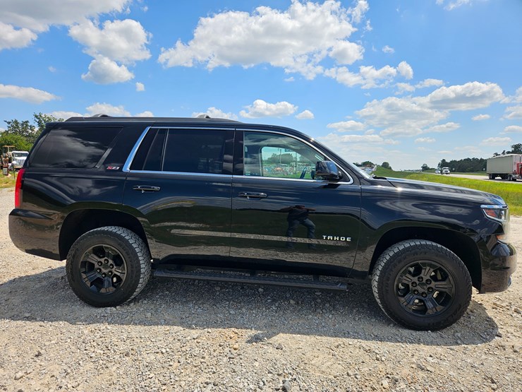 2018-chevrolet-tahoe-image-18
