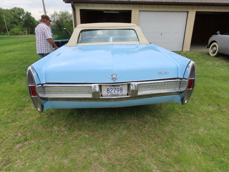 1967-cadillac-deville-convertible-image-7