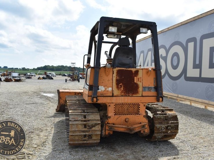 2002-case-850h-wt-image-12