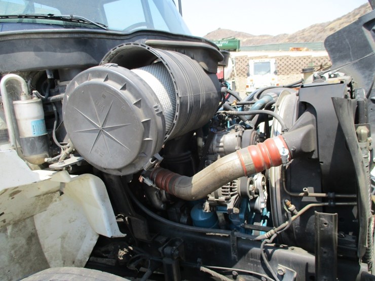 2005-international-durastar-4400-image-5
