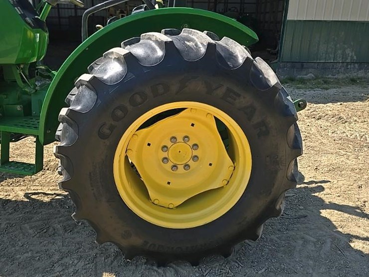 2015-john-deere-5065e-image-41