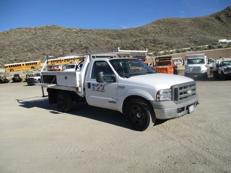 2005-ford-f350-sd-xl-image-2