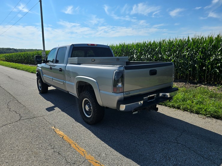 2003-chevrolet-2500-image-18