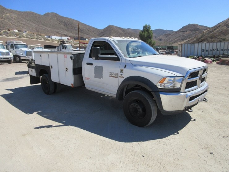 2018-dodge-ram-5500hd-image-4