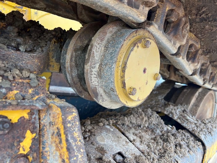2016-deere-700k-lgp-image-16