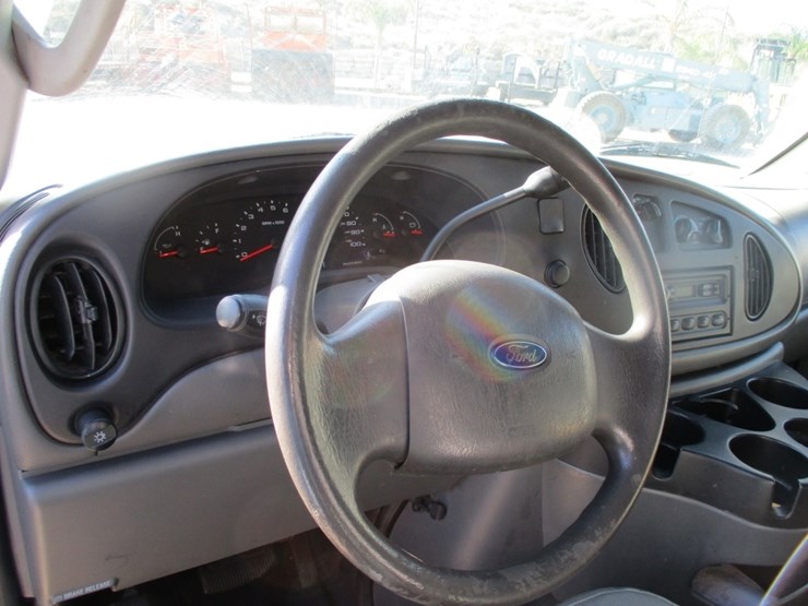 2006-ford-e150-image-10