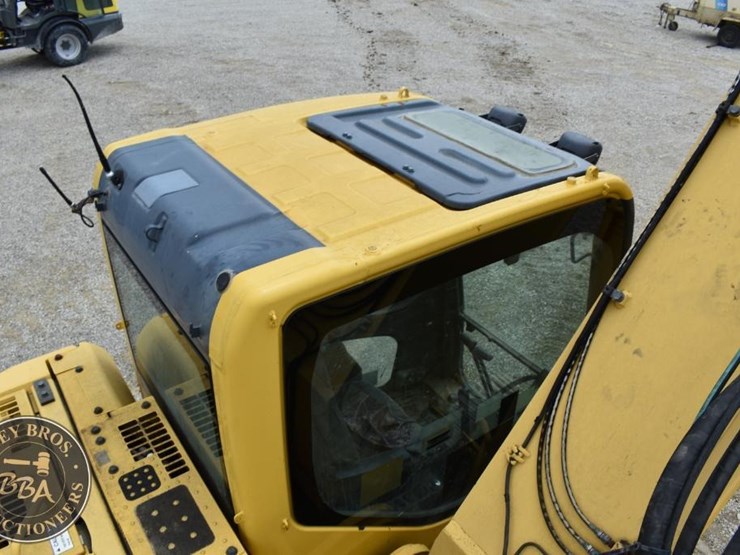 2012-komatsu-pc228us-lc-8-image-61