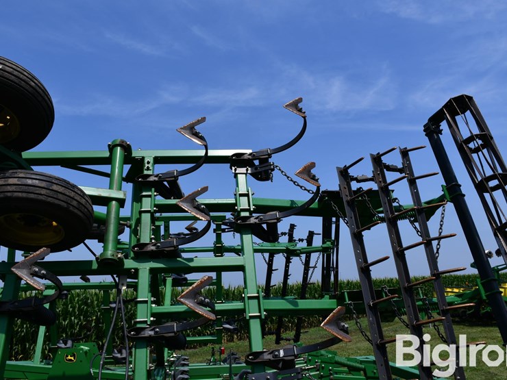 john-deere-726-image-16