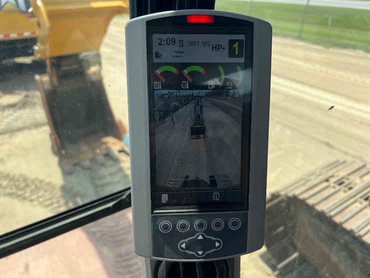 2016-caterpillar-335fl-image-39