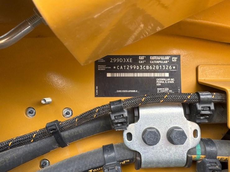 2023-caterpillar-299d3-image-19