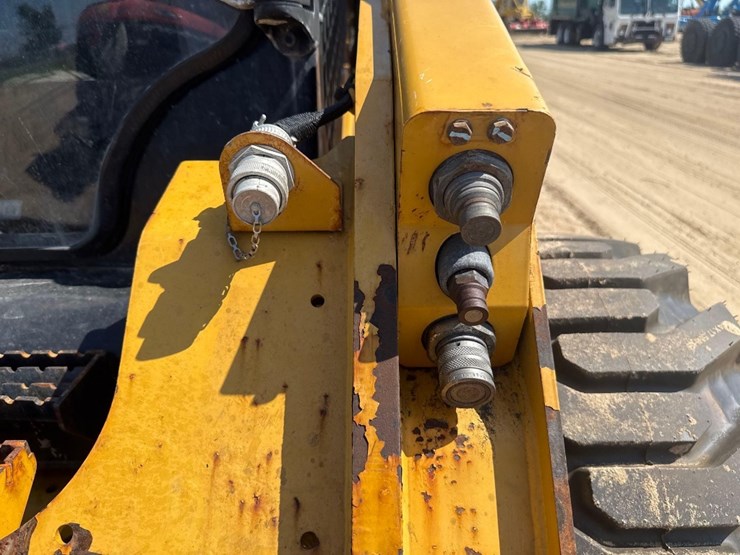 2019-caterpillar-272d2-image-18