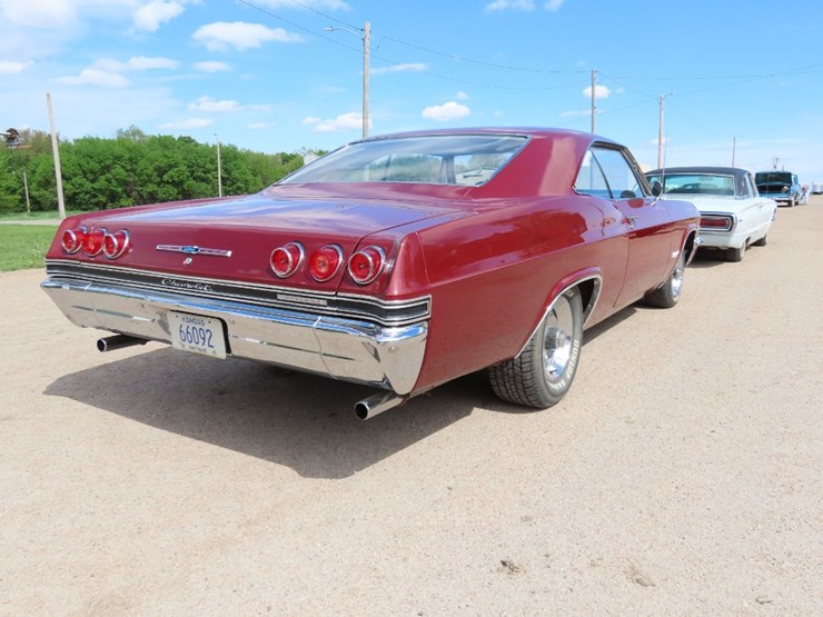 1965-chevrolet-impala-ss-image-13