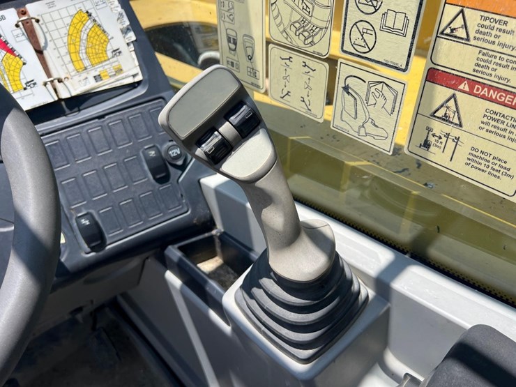 2019-caterpillar-tl1255d-image-28