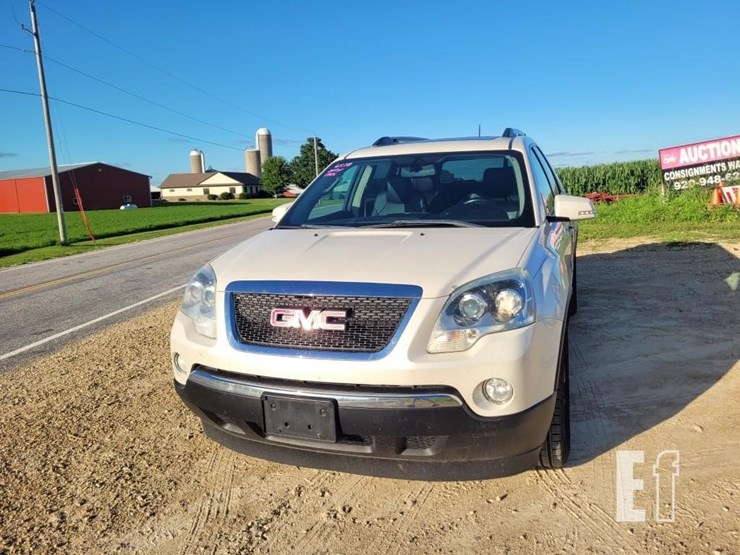 2011-gmc-acadia-image-3