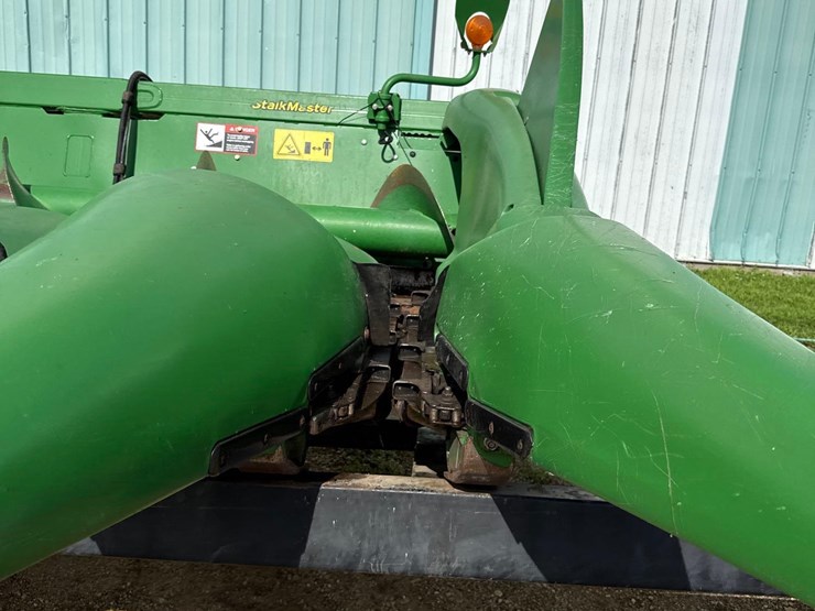 2012-john-deere-608c-image-33