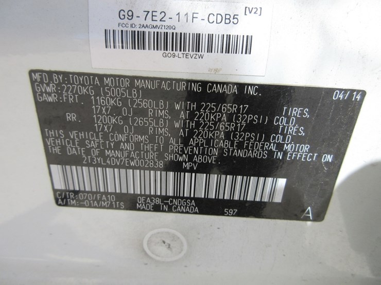 2014-toyota-rav4-image-15