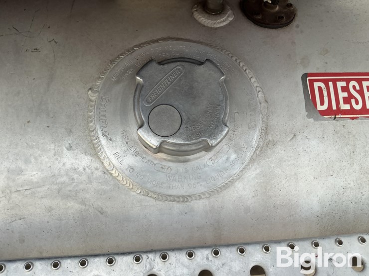 2003-freightliner-columbia-120-image-14