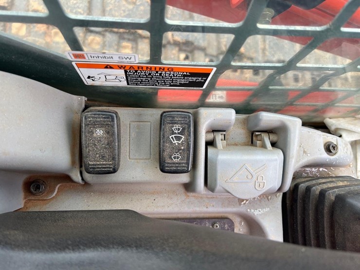 2016-kubota-svl95-2s-image-29