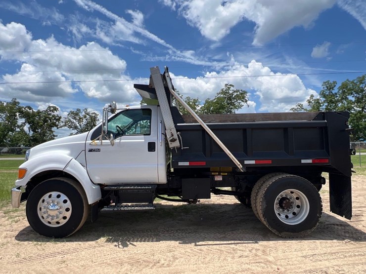 2007-ford-f750-xl-image-1