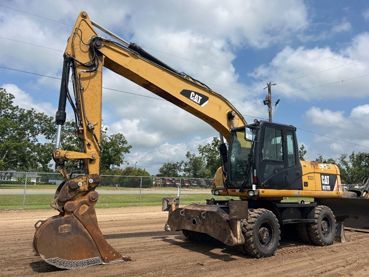 2011-caterpillar-m318d-image-8