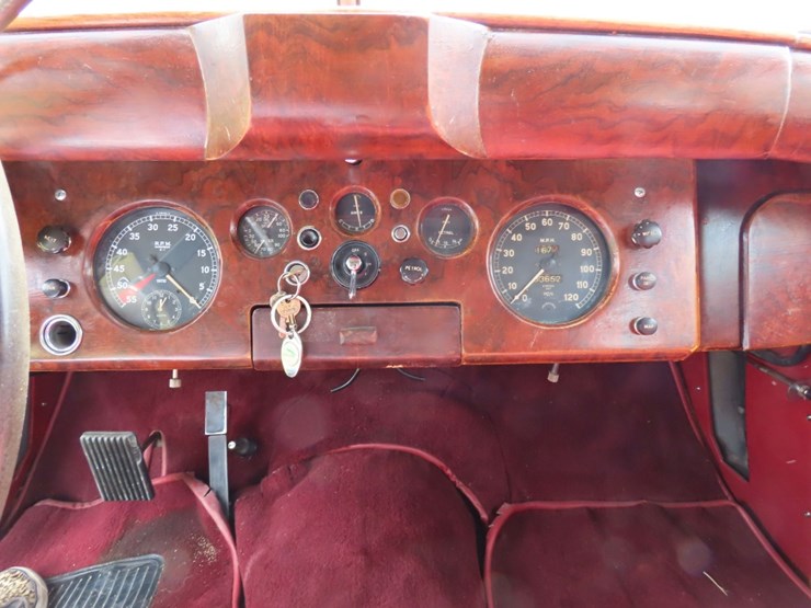 1960-jaguar-mark-ix-image-21