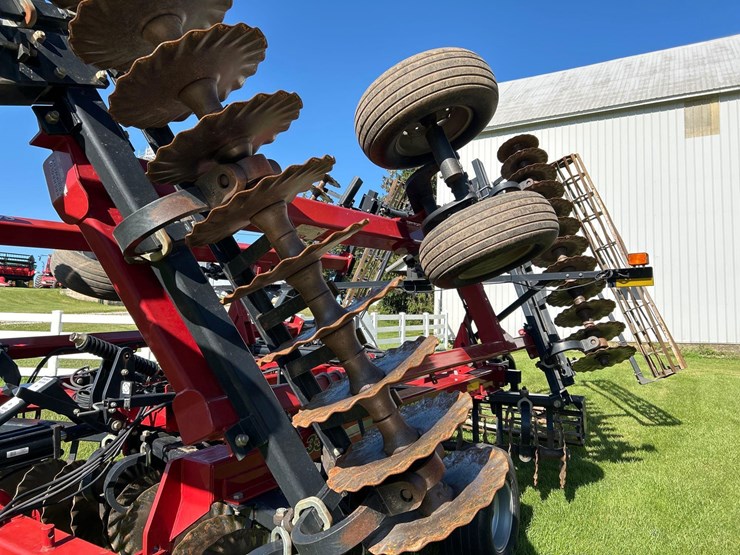 case-ih-330-image-6