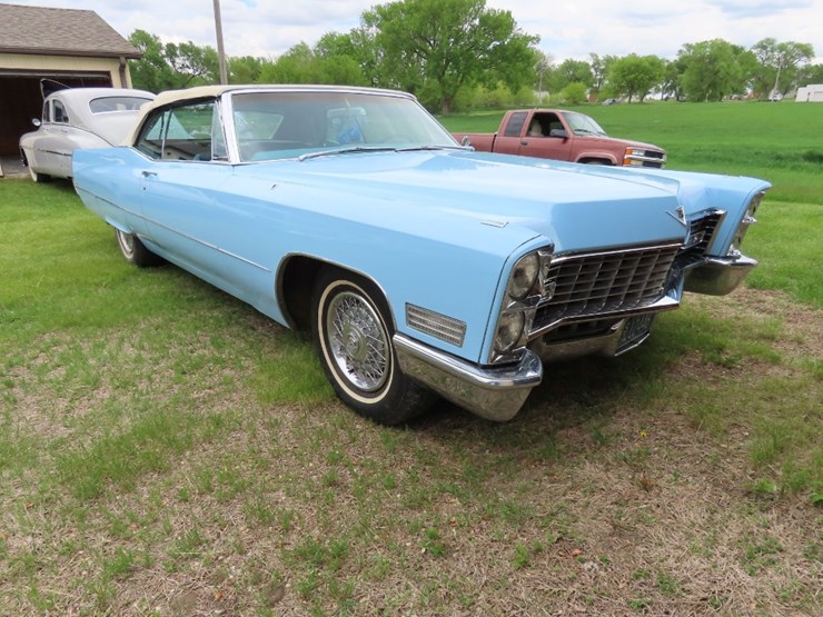 1967-cadillac-deville-convertible-image-3