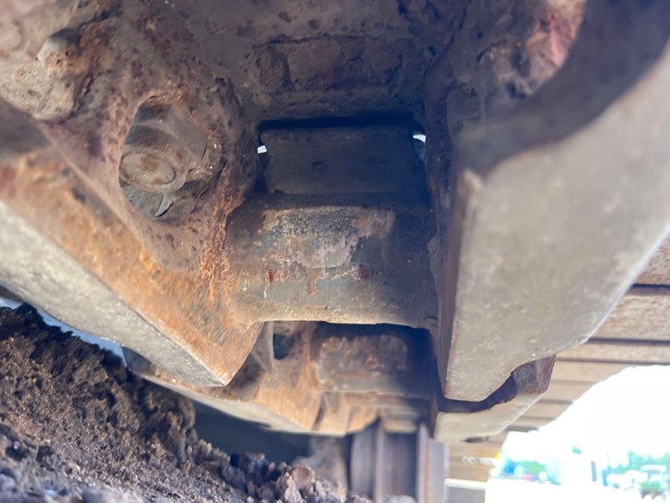 2013-deere-470g-lc-image-14