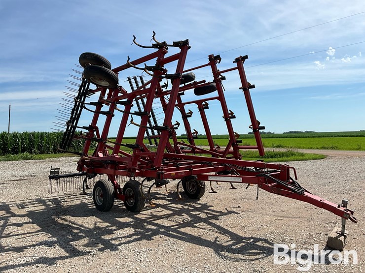 case-ih-4300-image-3