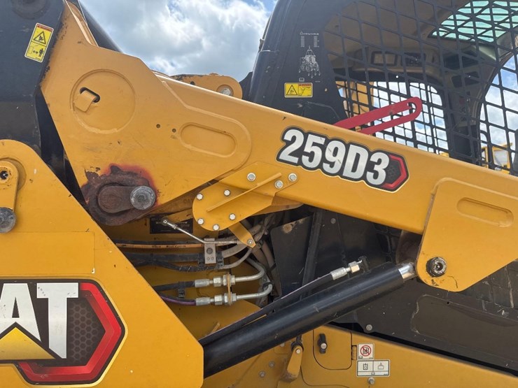 2022-caterpillar-259d3-image-22
