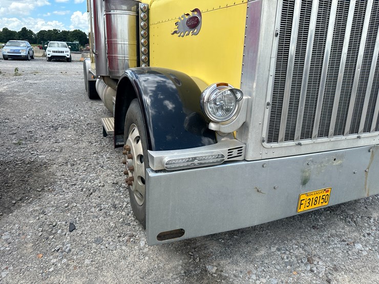 1998-peterbilt-379-image-42