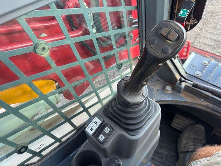 2021-takeuchi-tl6r-image-11